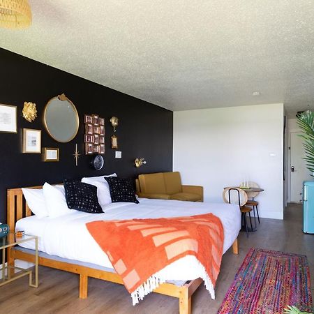 Hotel Mccoy - Art, Libations, Pool Society College Station Bagian luar foto