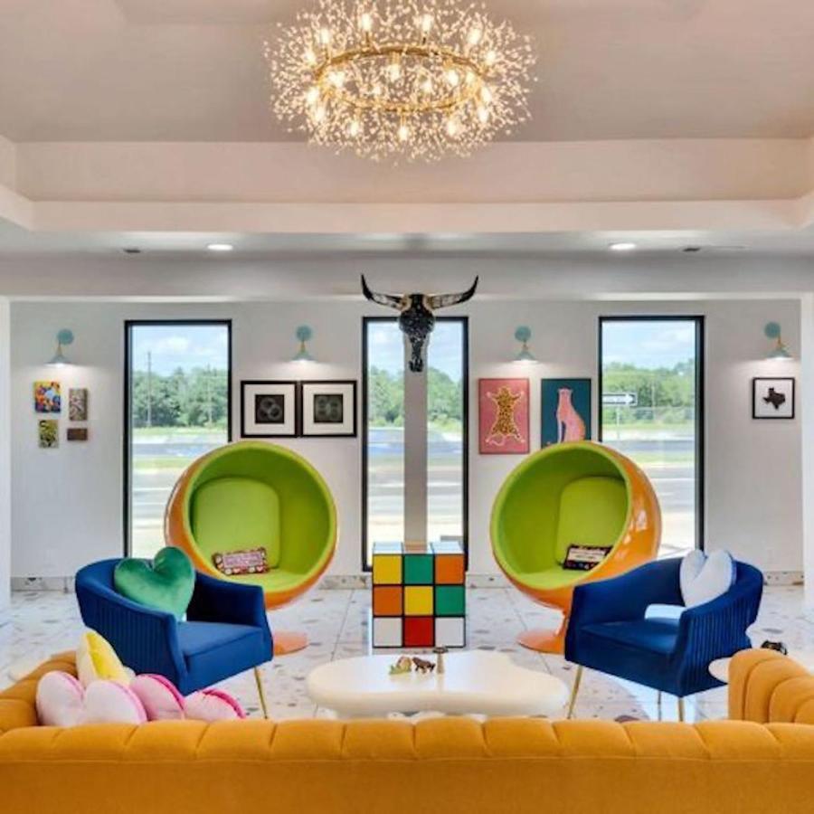 Hotel Mccoy - Art, Libations, Pool Society College Station Bagian luar foto