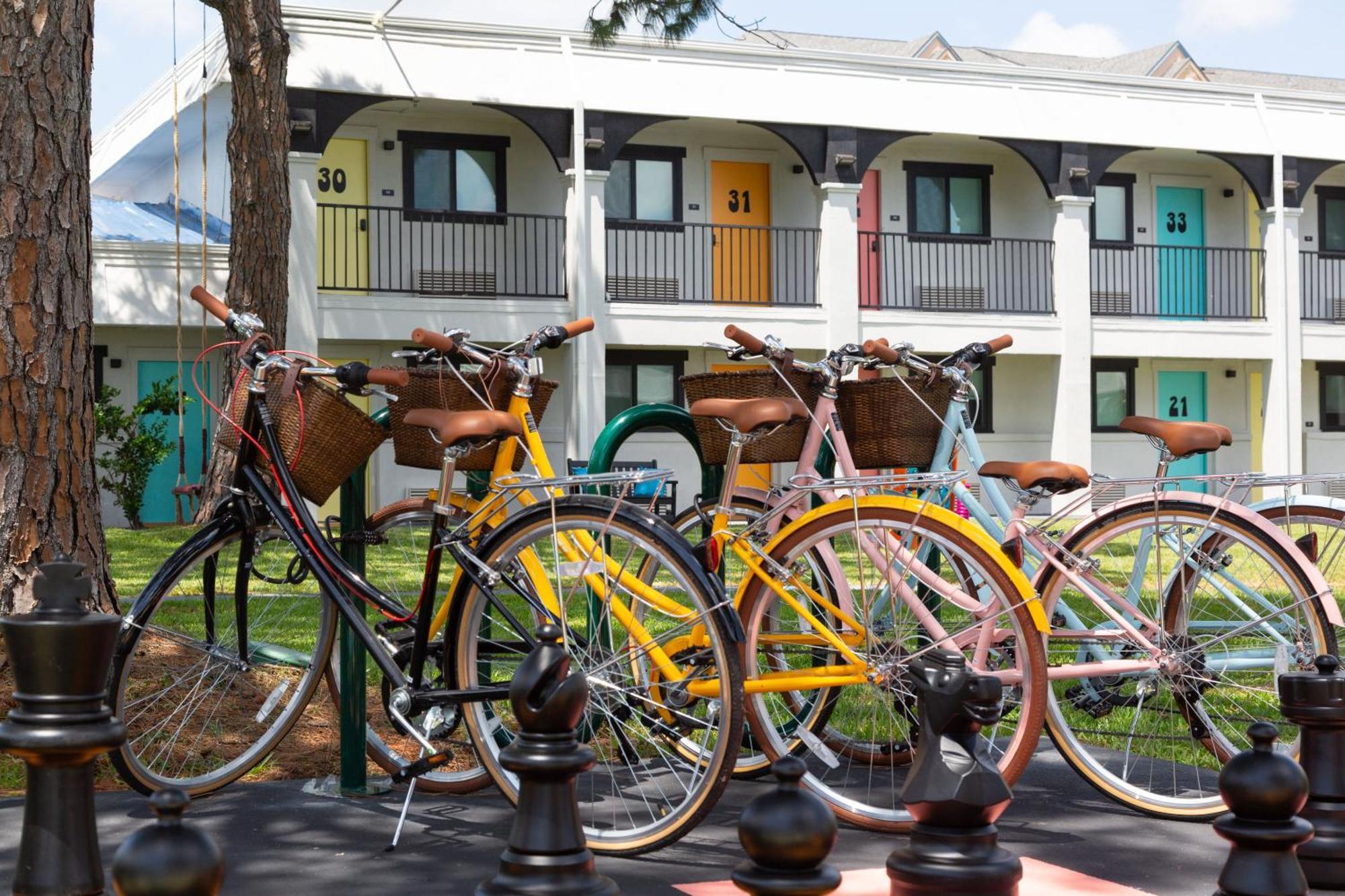 Hotel Mccoy - Art, Libations, Pool Society College Station Bagian luar foto